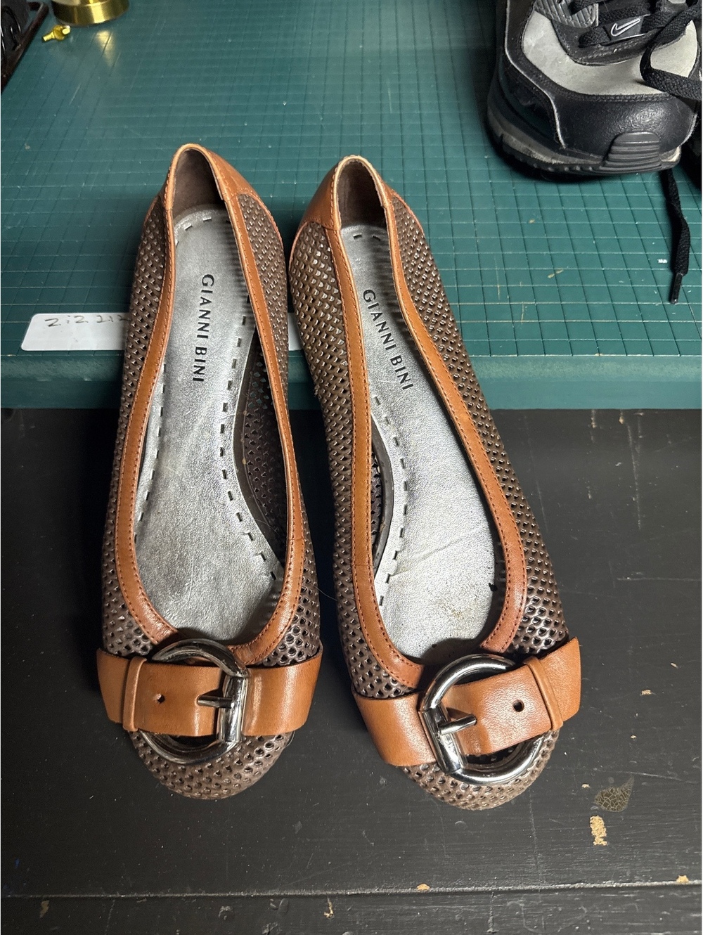 Gianni Bini Ballet Flats Career Casual Perforated Brown & Rust